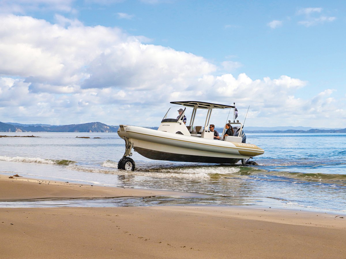 pbboatshow tweet media