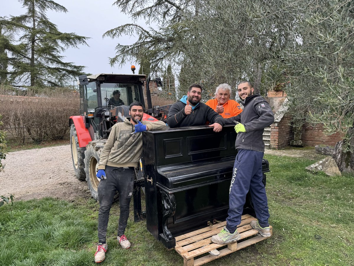 The moving of the piano to #prelude , our reception 😉🎹