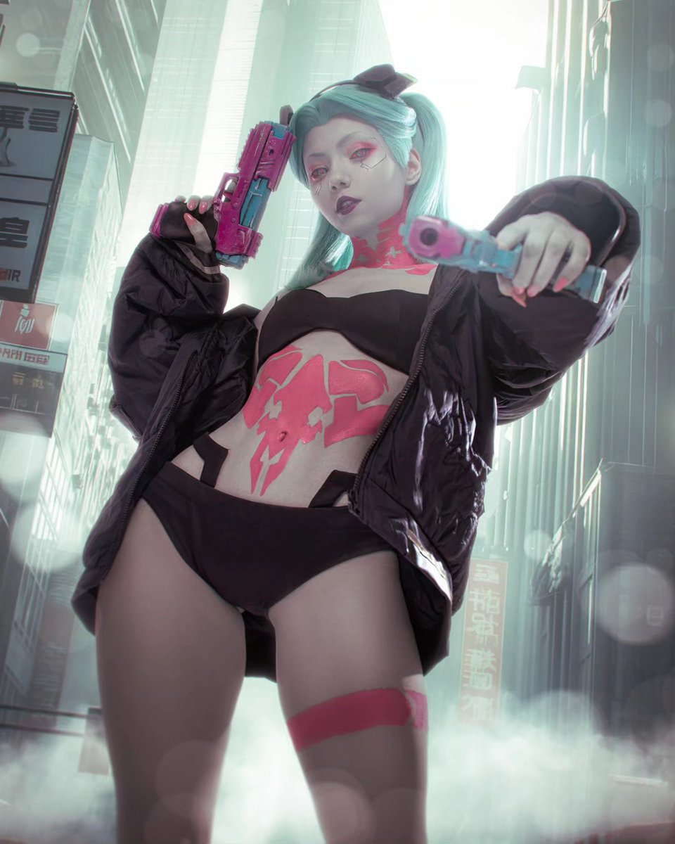 • Rebecca : Cyberpunk Edgerunners 

Cosplayer : <a href="/mashiro_m__/">✨Mashiro</a> 
Wig : ashes.wig 

!!!

#cyberpunk2077 #cyberpunkedgerunners #rebeccaedgerunners #rebeccacosplay #aku #akunohako #cosplay