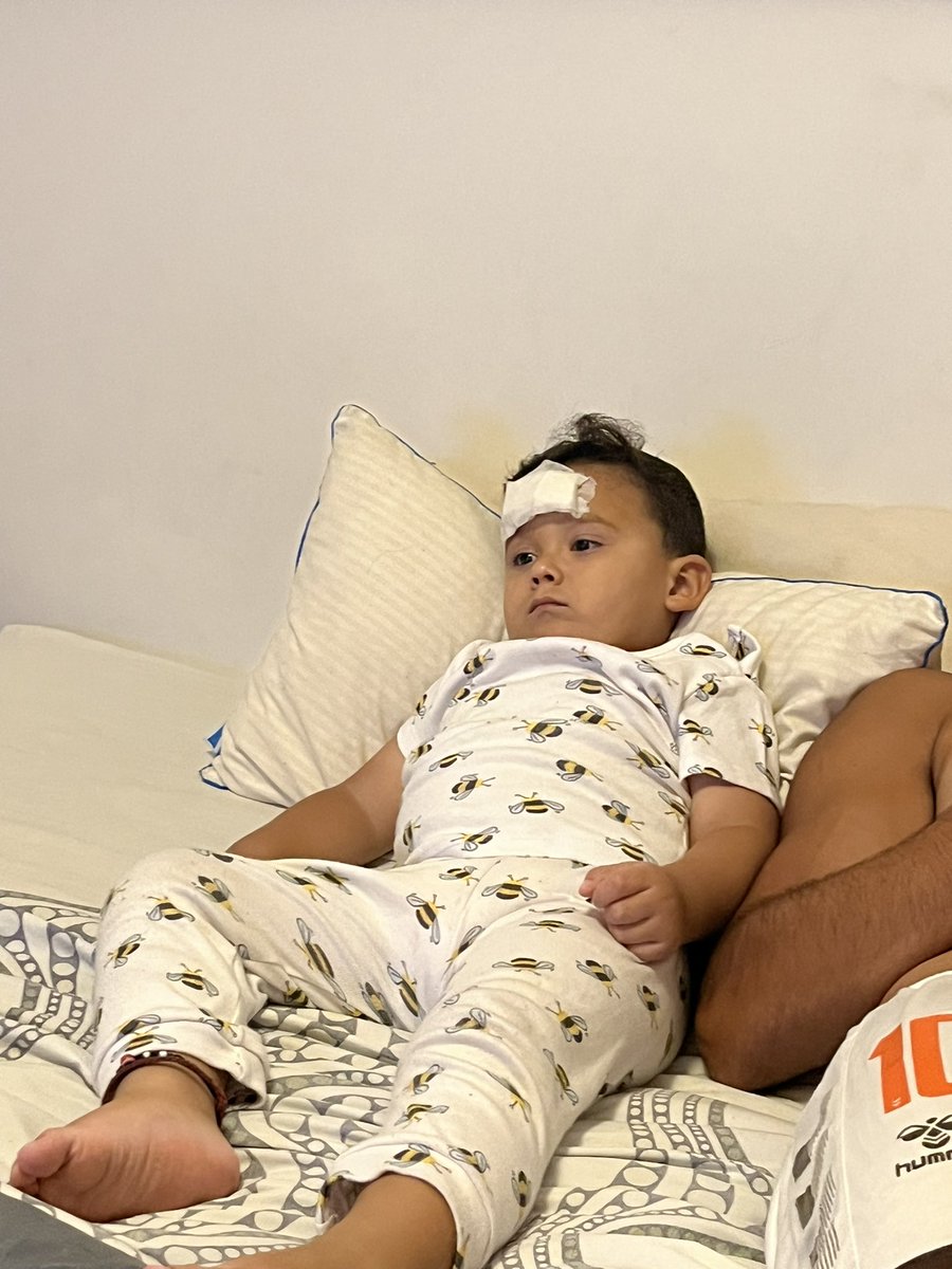 rominabueno02's tweet photo. Ayer tuvimos un susto con Pipo 🥺 se cayó, se cortó la frente y necesito pasar por cirujano para varios puntos 🔪 es un genio lo sigo afirmando, todo el mundo lo felicitaba por cómo se portó ❤️‍🩹 El terremoto es el niño más increíble del mundo. https://t.co/i5pPO3bN7x