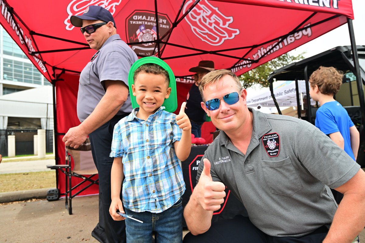 To support those that support us every day, we welcome first responders and their families to the grounds for free today.

📍 First Responders Day presented by <a href="/bp_America/">bp America</a> 

*Free admission for first responders with a badge + 4 of their family members
*Rodeo/Concert tickets sold