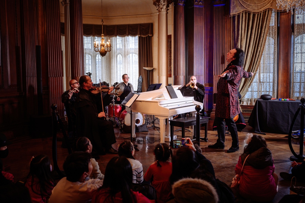 This March Break, experience Imagine Dragons at Casa Loma featuring the Casa Loma Minstrels, a group of seasoned musicians who show and tell the evolution of instruments and music through the ages. Tickets at casaloma.ca ✨️

#casaloma #casalomatoronto