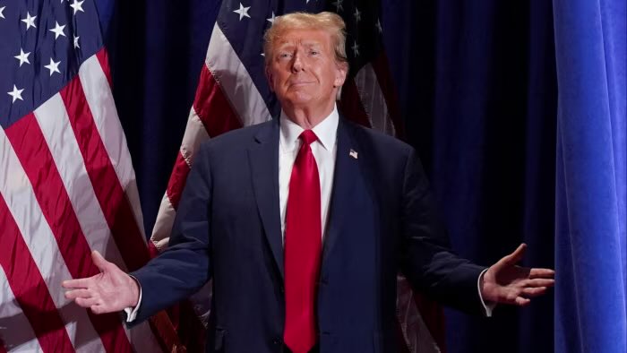 DailyLoud's tweet image. BREAKING: Supreme Court restores Donald Trump to presidential ballot, rejecting state attempts to hold him accountable for attack on Capitol in 2021.