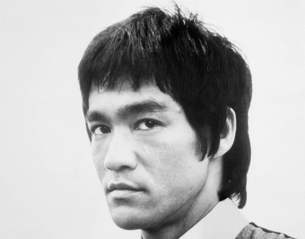 'No reces por una vida sencilla, reza por la fortaleza de resistir una vida difícil'. Bruce Lee #Fuedicho