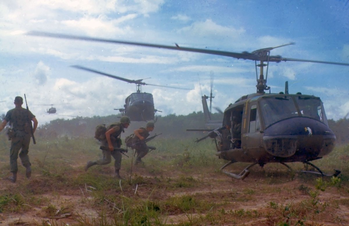 🧵: On the role of bad social science in the Vietnam War—and how not understanding local conditions, and thinking through endogeneity (yes, endogeneity) can lead to policy conclusions with tragic, deadly consequences. More, and a link to my new newsletter post below: