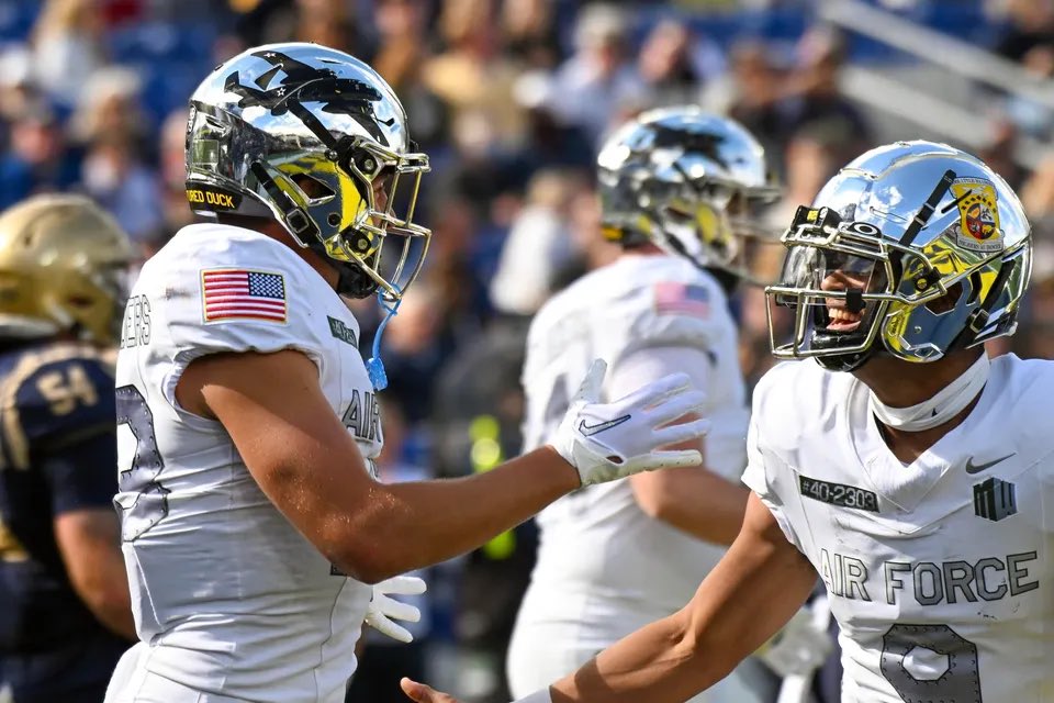 ElijahBeamon7's tweet photo. After a great conversation with @coachawrightAFA I am blessed to have received an offer from @AF_Football. Thank you recognizing my potential to play at the next level. @ejbeamon @CoachNewcombe @CasteelFootball @WRHitList @azc_obert @JUSTCHILLY @Coach_SD @247recruiting https://t.co/2tOw0AQnMM