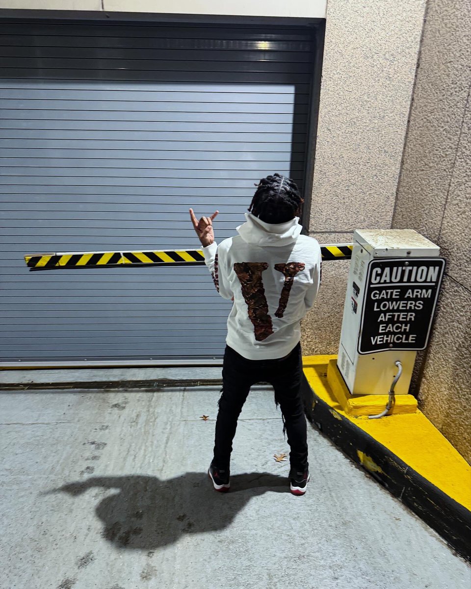 2 Shifty tweet media