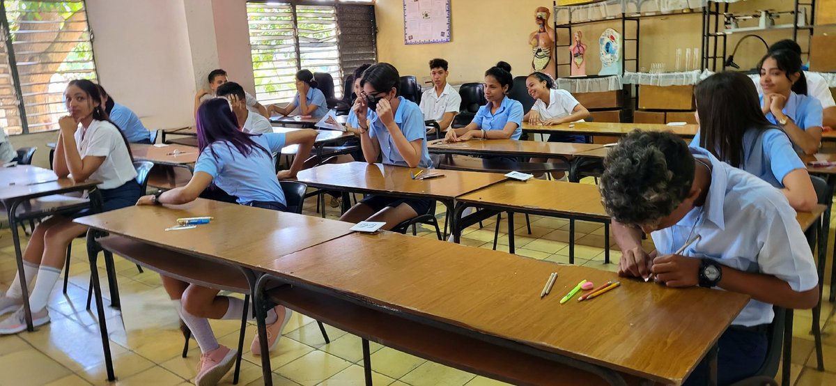 Inicia en #EducaciónNiquero Examen Final de Matemática en duodécimo grado. 
#EducaciónGranma
<a href="/BorgesOlivero/">Carlos Borges Oliveros</a> <a href="/Yane1606/">Yane Cuba 🇨🇺</a>