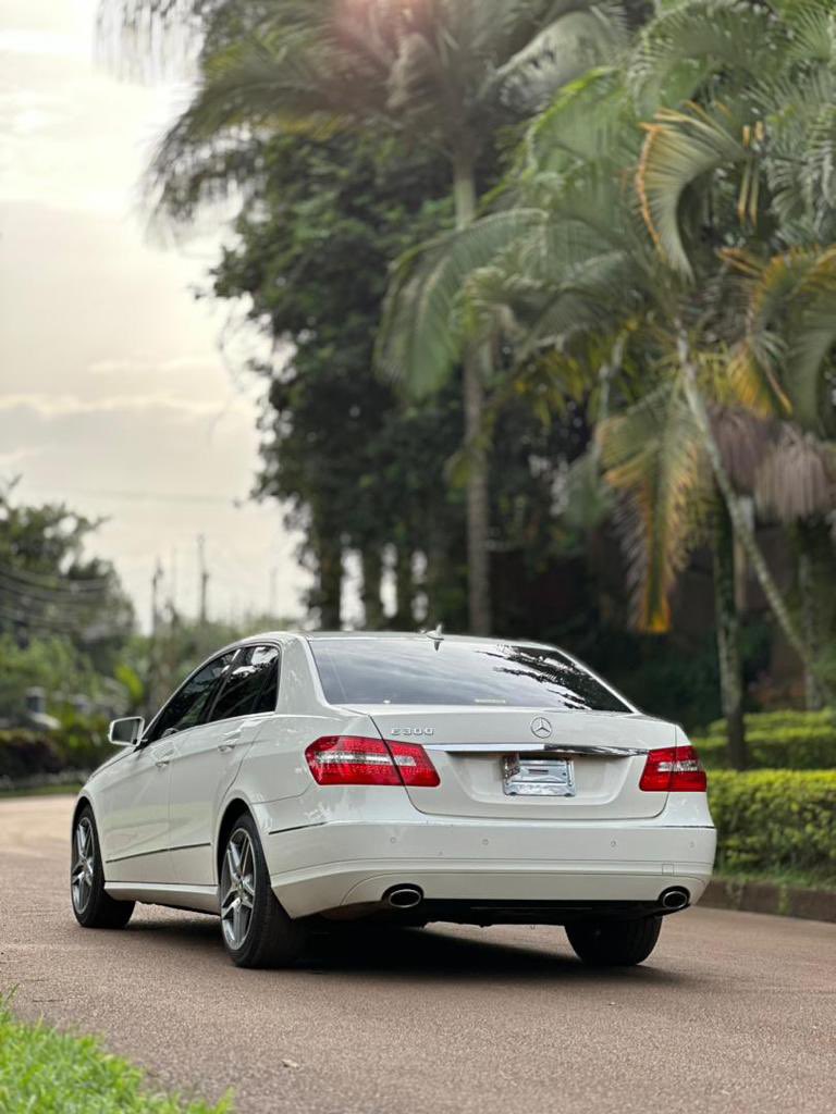 JBMOTORSUG's tweet photo. Come purchase a brand new Benz E300 at just 55M.🔥

Credit, installments, and barter are allowed accepted @JBMOTORSUG 💵 

Call/WHATSAPP JB MOTORS DIRECTOR - +256 751479996 /+256777079297

#JBMOTORS || #TopRides 🚙🚙 https://t.co/2Cv67G1DpG