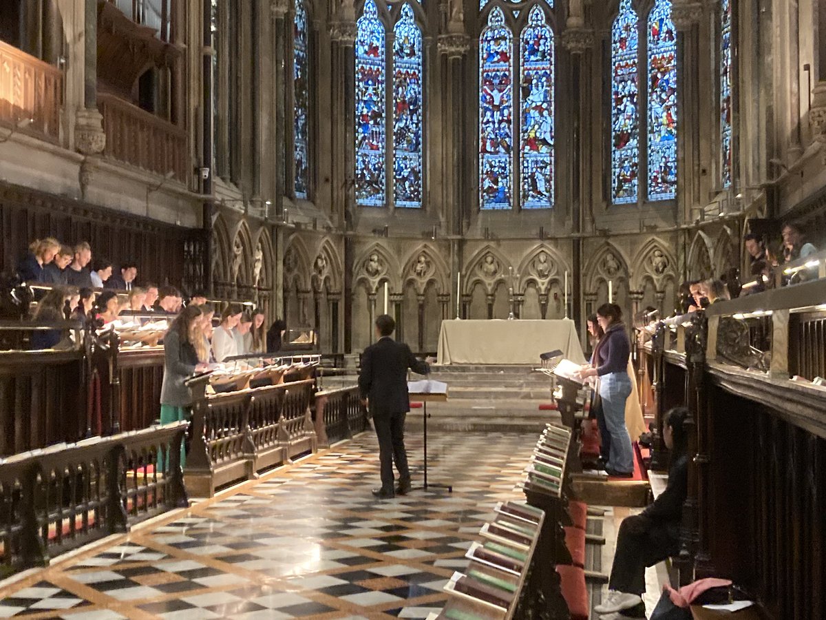 Rehearsal under way with @StJohnsVoices What a glorious sound!