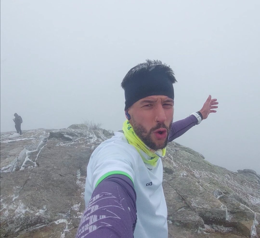 ENTRENAMIENTO TRAIL RUNNING 2024: PREPARANDO CAMPEONATO 🇪🇸TRAIL  Nuestro patrón Marcos <a href="/SoyMarcis/">SoyMarcis | Trail</a> apura bajo la nieve la previa Campeomatp en Murcia. 

Plan entrenamiento semana 8 👉  carrerasdemontana.com/2024/03/04/ent…

Vídeo resumen 👉 youtu.be/z8ZBcxtpgf4?si…
#carrerasdemontaña