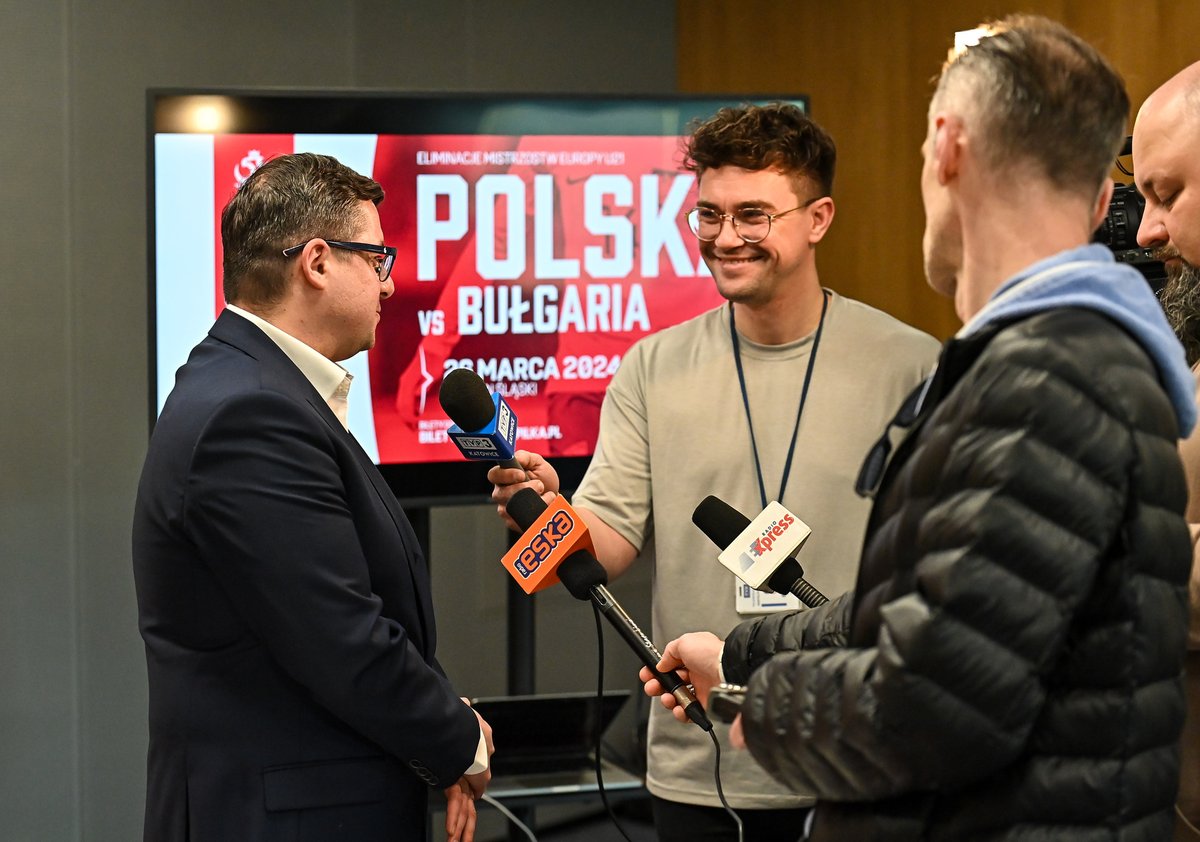 Mecz Polska - Bułgaria w ramach eliminacji Mistrzostw Europy U21 ⚽️odbędzie się za 3️⃣ tygodnie ✅ O szczegółach mówiono podczas dzisiejszej konferencji prasowej 🗣 ℹ️ Więcej: stadionslaski.pl/wiadomosc/mlod….