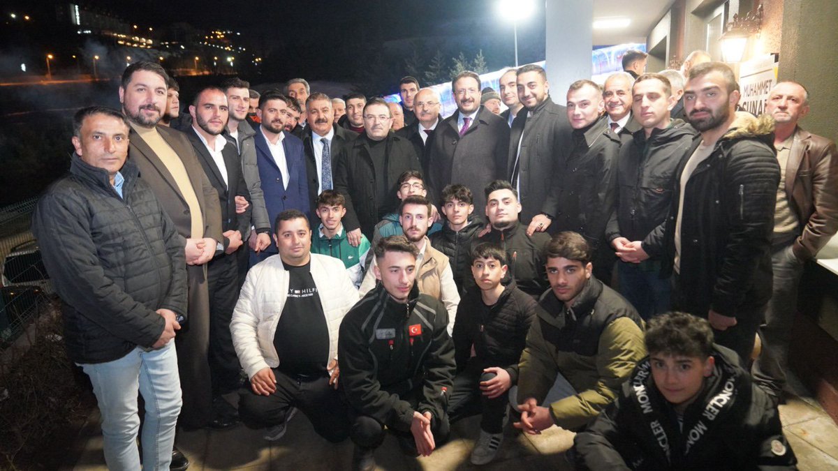 • Abdurrahmangazi ve Müftü Solakzade Mahalle temsilciliklerimizle Kent Ormanında bir araya geldik. İçişleri Eski Bakanımız, AK Parti Erzurum Milletvekilimiz Sn. Selami Altınok’un başkanlık ettiği toplantımızda, Seçim süreci çalışmalarımız üzerine istişarede bulunduk. AK Parti