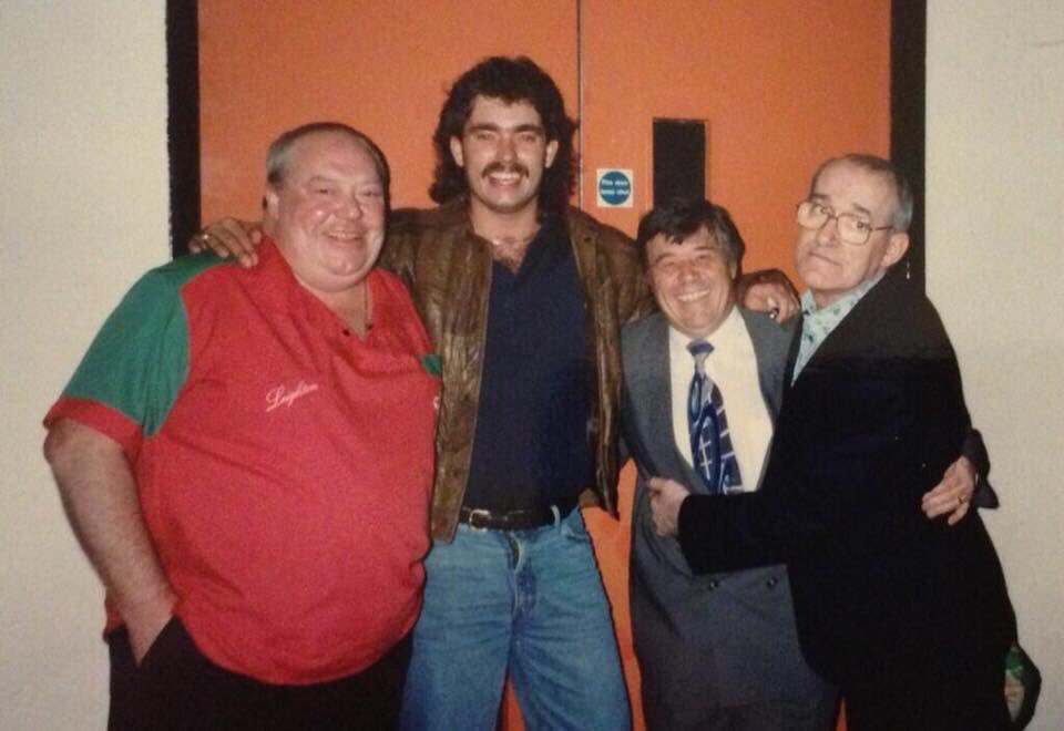 Leighton Rees, Steve Beaton, Tony Green and Jim Bowen backstage on Bullseye 📸

Super, smashing, great. 🎯