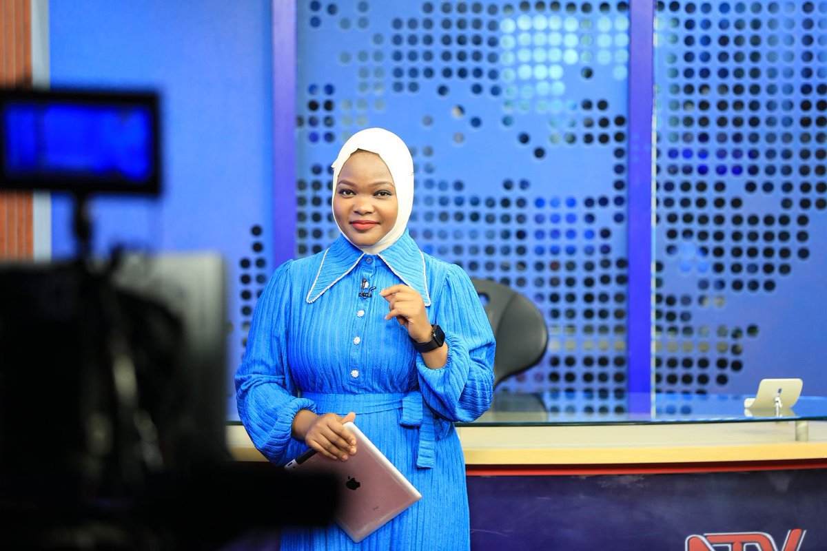 Well done Hajjati @ShamimNayigaK, that was a super debut 👏👏

#NTVAkawungeezi 

📸 @Photos_By_Drama