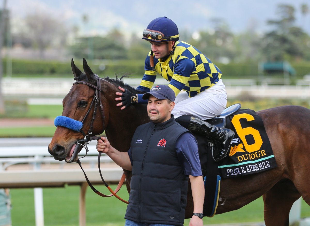 Du Jour wins the Kilroe Mile...his groom Pollo looking so proud tho 🥺💙