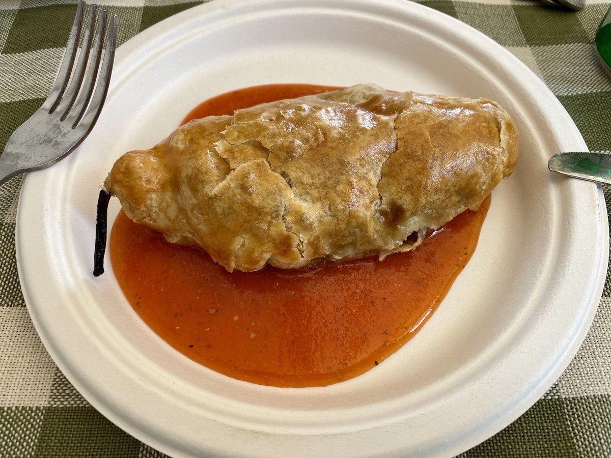 JoeDelBosque's tweet photo. I want some chiles rellenos en hojaldre this Friday! Love #lentenfood! #mexicanfood #chilesrellenos #lent https://t.co/dAcIqs36CB