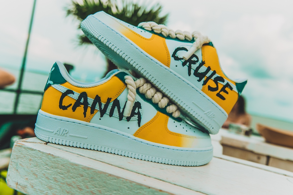 One of a kind #CannaCruiseXL ✨

#amsterdam #cannacruise #boatpary #amsterdamexpo #unique #cruiseevents #amsterdamevents #custom #handpainted #customsneakers