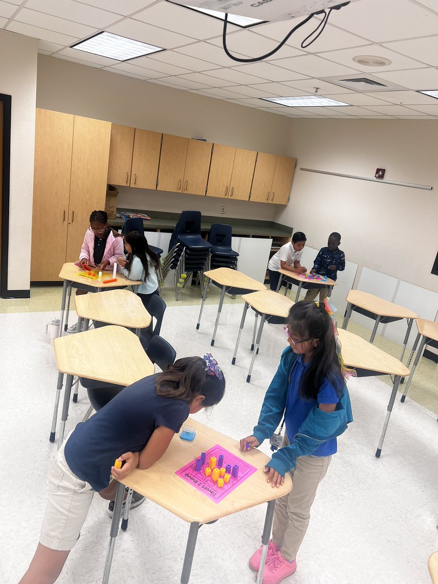 Mrs. Manning tweet media