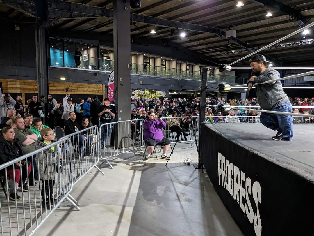 ftlowrestling's tweet image. Some context here....

@DylanPostl does not like toast 

#Hornswoggle #Swoggle #WWE #wrestling #WrestlingCommunity #ComicCon #Manchester #FTLOW