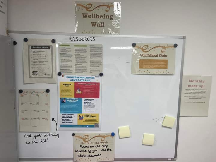 Staff wellbeing is the focus for Sister Hannah on Wolf Ward. This board has been created to promote just that. Amazing work 👏 <a href="/HannahRN91/">Hannah</a> <a href="/Nickymetty/">Nicky Metcalfe</a> <a href="/UHP_NHS/">University Hospitals Plymouth NHS Trust</a> <a href="/DerrifordNurses/">UHP Nursing 💙</a>