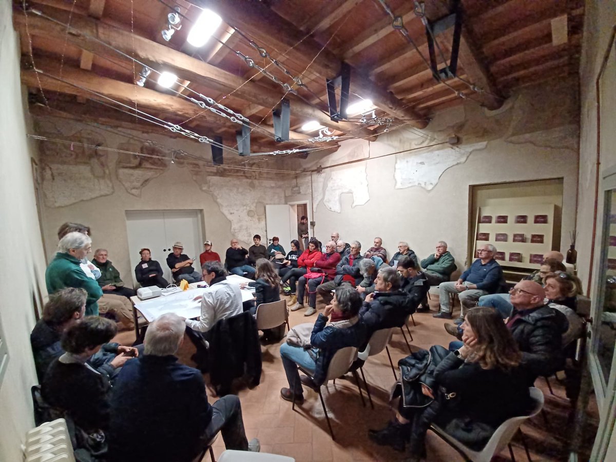 🌿💬 Ambiente e partecipazione 💬🌿Molto partecipato l'ultimo incontro del Lab urbano per l'istituzione del Paesaggio naturale e seminaturale protetto del torrente Rodano a #ReggioEmilia. Mercoledì un nuovo appuntamento dedicato ad agricoltori e aziende agroalimentari dell'area!
