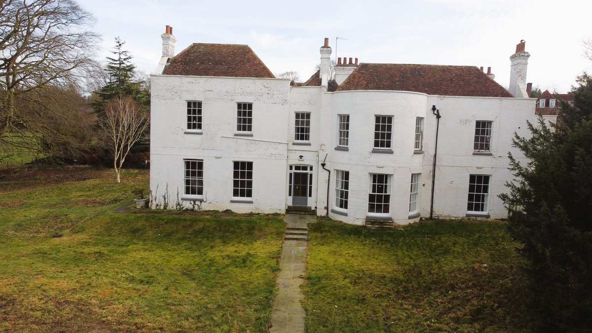 Quinn_Estates's tweet photo. Had the pleasure of showcasing a new project in Barham last week

Barham House dates from the C16th with various additions with its last use as a nursing home which closed in '21...

#heritage #architecture #conservation #historicbuildings #barham #canterbury #kent #property https://t.co/P6SU9NcVAL