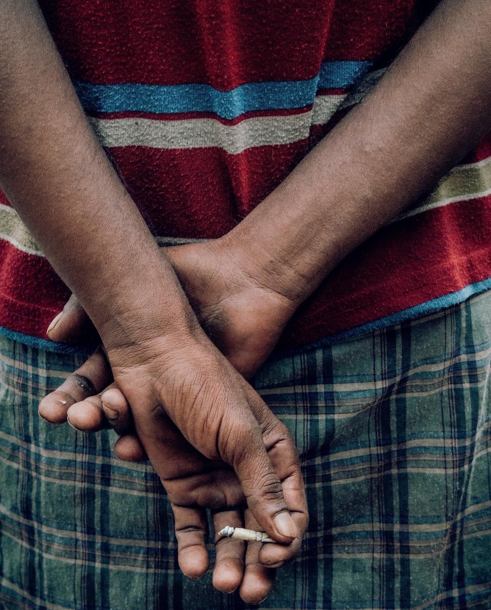 monaris's tweet image. collecting hands: india