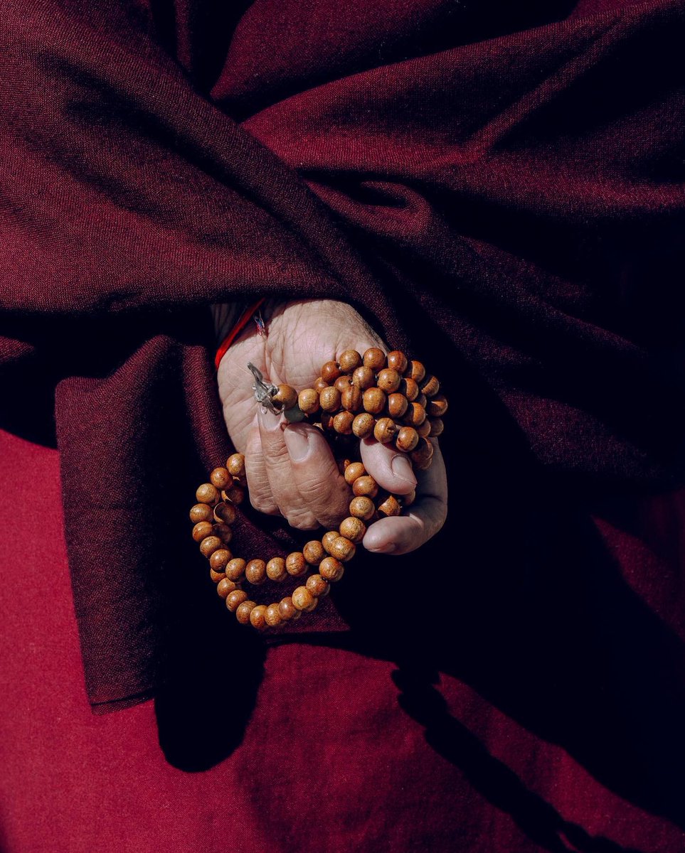 monaris's tweet image. collecting hands: india