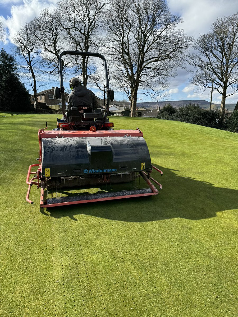 MelthamHG's tweet photo. No rain - perfect time to punch holes in the greens to help dry out the top few inch. That said the greens team will be starting to drain another 9 greens next week so these greens have to remain untouched like they have for the past 8 weeks in order to cut the turf effectively https://t.co/SvUEKk9nX4