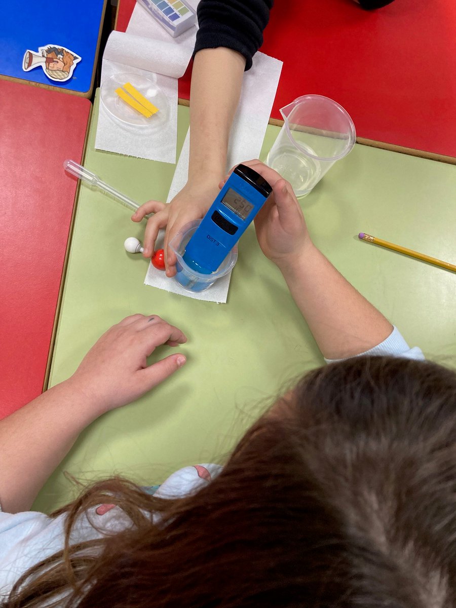👩‍🔬 Sesión de #Aqualogía con los escolares de 3º de Primaria del <a href="/CPMarceloGago/">CP Marcelo Gago</a> que han aprendido a través de diversos experimentos y actividades la importancia de cuidar el #agua y el #MedioAmbiente.  🏞️💧