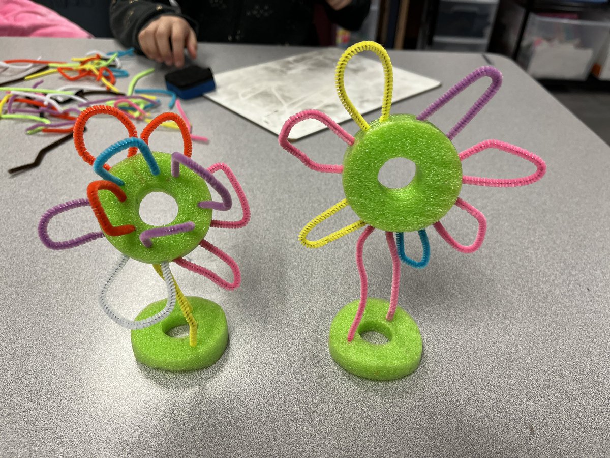PoulinArt's tweet image. The @HumbleISD_OFE Kindergarten artists are creating unique sculptures in class. I love to see what they come up with. @VisualArtHumble #falconART