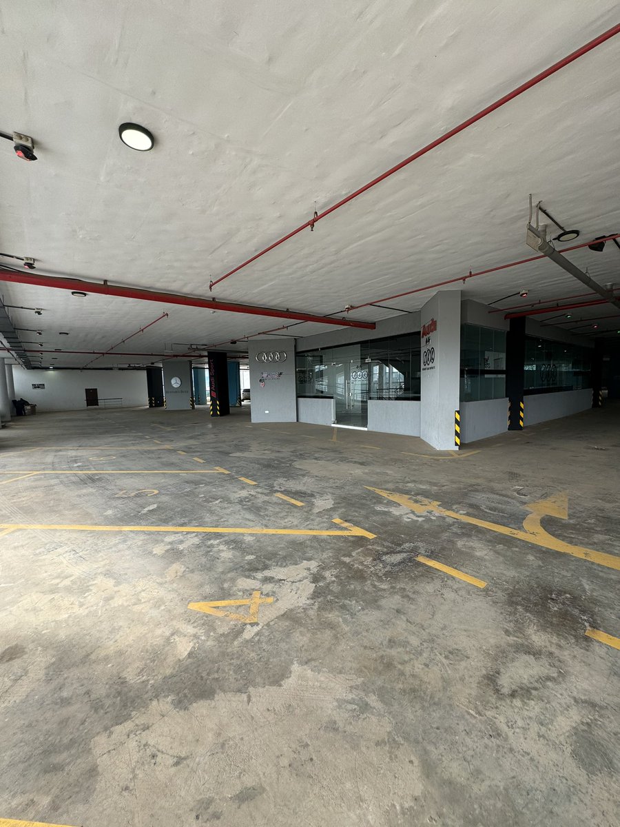 KhalifKairo's tweet image. Romans 12: 19-21.
We have officially taken over Diamond plaza II , 3rd floor which was under IBK. This will be the third kaiandkaro.com branch in Nairobi.
To those who have been expecting our downfall, sitback and watch because my GOD has just started blessing us.