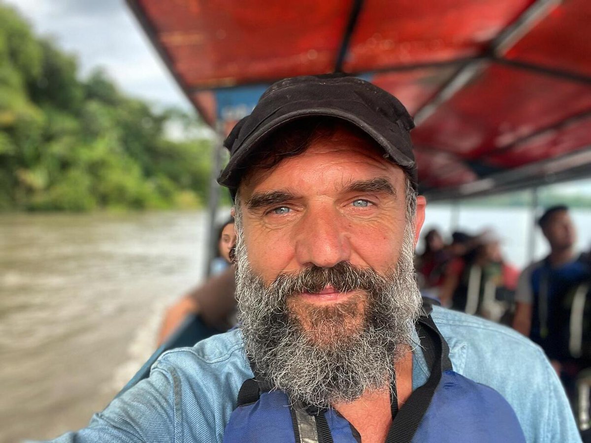 GxDRadioGalega's tweet photo. “Veño fino”
👉 Regresou esta madrugada @Tonhitodepoi do seu mes no Amazonas. Perdeu 12 quilos pero gañou mil anécdotas. Este mércores regresa o #Poigrama. https://t.co/wXpnT6mZlE https://t.co/2gK8yFgMAA