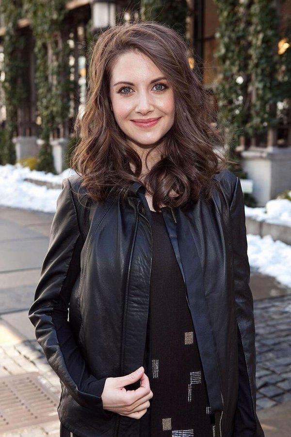 ALISON BRIE - Página 11 GH1H1rCX0AA045A?format=jpg&name=900x900