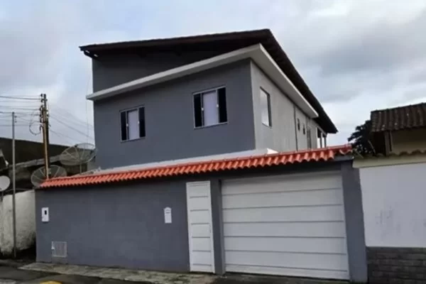 A reforma na casa de praia do ex-presidente Jair Bolsonaro em Angra dos Reis (RJ) teve a participação de um empreiteiro que, em uma semana, venceu licitações de quase R$ 17 milhões em contratos ligados ao governo do correligionário Cláudio Castro (PL). Em um dos certames, de R$ 9