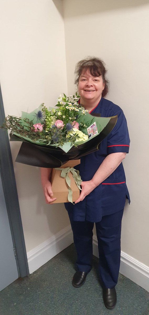 Today we honour our Oncology Matron for dedicating 30 YEARS to the NHS. Clare's commitment to care and compassion has touched countless lives, and her unwavering dedication inspires us all. Thank you for your incredible service. #TeamNUH