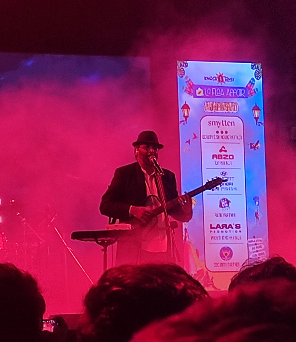 2024 bucket list: Listen to Sham Tanha live ☑

Had a chance to finally listen to <a href="/agneemohan/">Mohan Kannan</a>  &amp; had the best time of our lives! Singing along to kabira with them was the highlight of the show🎶