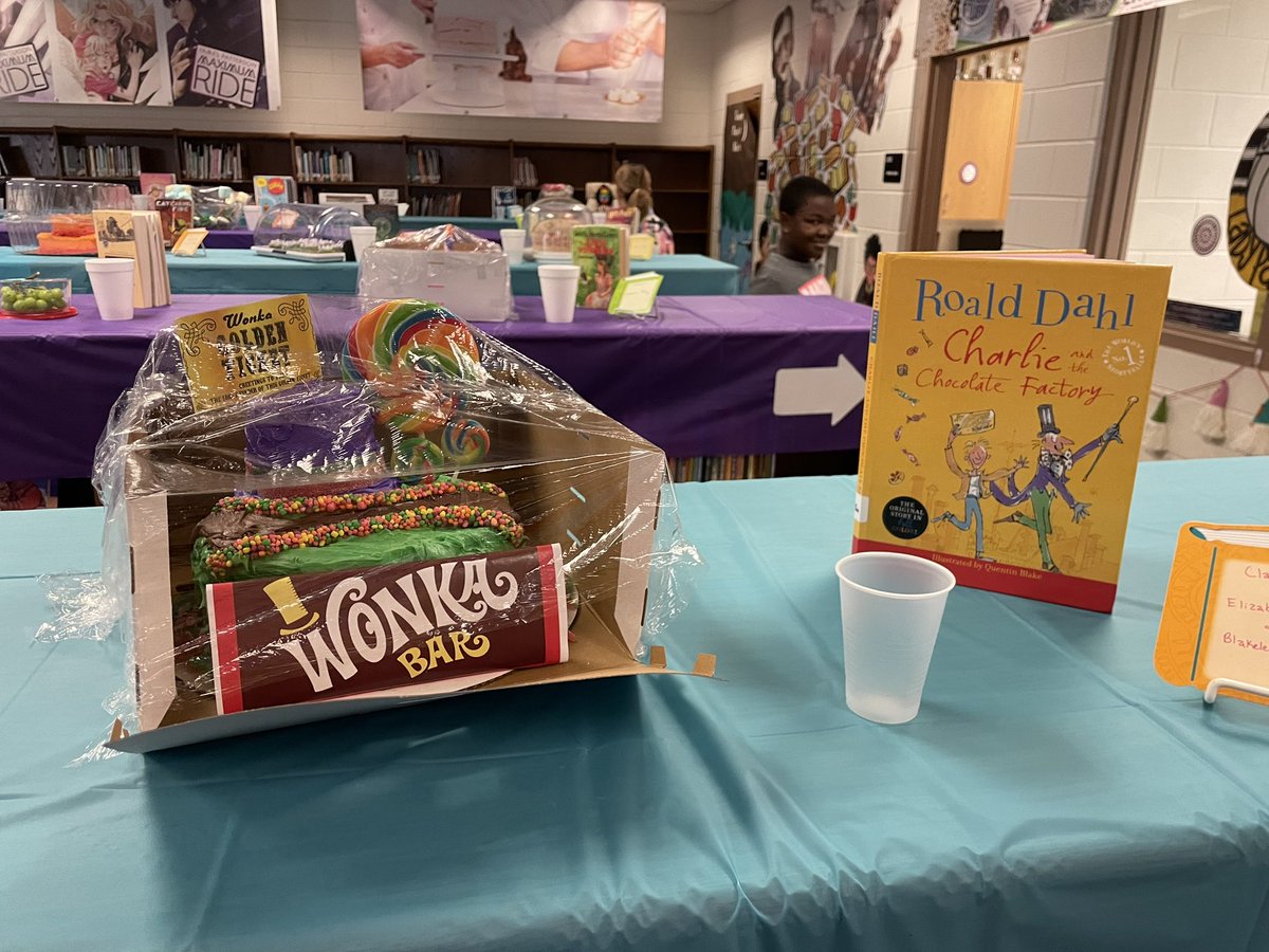 BrysonGiddens23's tweet photo. How creative are the students at my school! It was editable book fair this past week and I was blown away by the cakes that were made to represent the student’s favorite books! #FRIT7734Spring 2024 https://t.co/JcIcv6GyCW
