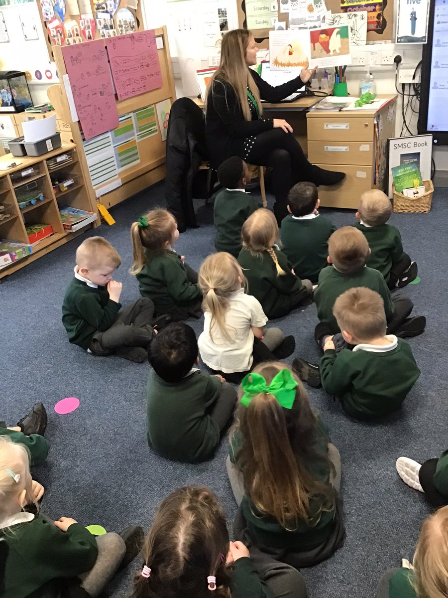 NOrchardpa's tweet photo. Mrs Vokes introduced us to our new book βDoraβs Eggsβ. We looked at the front cover and at the first page showing us Dora sitting on her eggs. We then watched a chicken hatching from their egg. #literacyatOrchard #ScienceatOrchard @OrchardPrimaryA @TeamPastoral https://t.co/4kx1QXRfvR