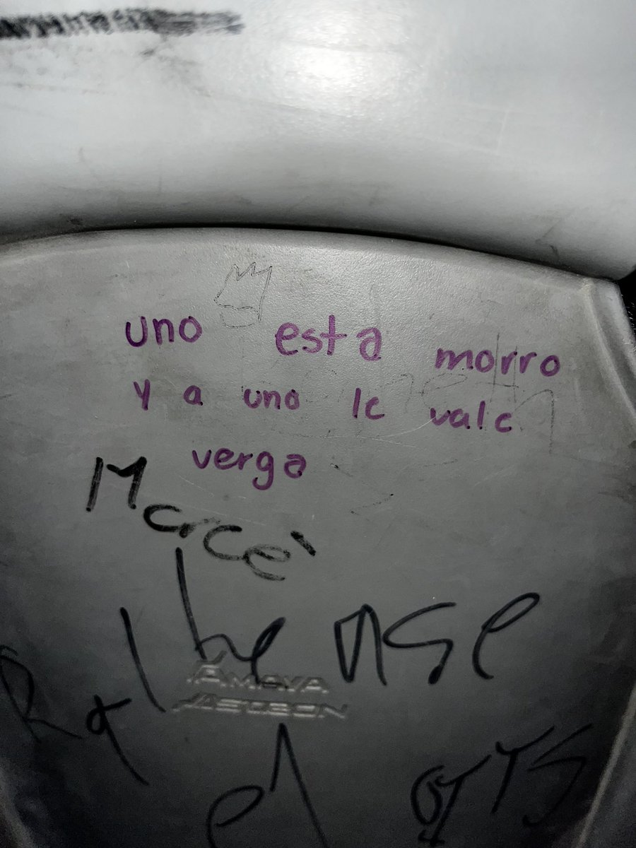 olivertorres99_'s tweet photo. “Uno está morro y a uno le vale verga” https://t.co/8SD5mOJDbH