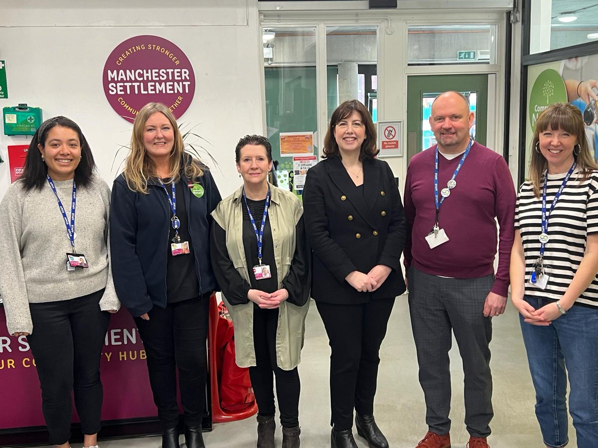 A pleasure to visit @McrSettlement last week, an historic charity that is rooted in east Manchester, supporting families, children & the vulnerable. We are lucky to have them 🐝