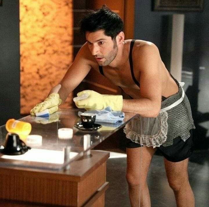 hughes_rebel's tweet photo. daughters at work and my younger kids are at schools leaving me alone to day some much needed housework #TomEllis #Lucfer https://t.co/VCA35GDQXp
