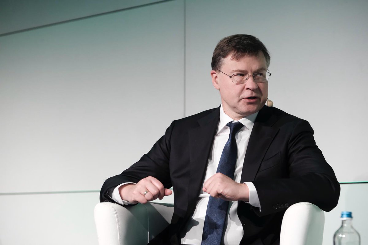 🔴 LIVE NOW / Three are the main keywords of the EU's economic security toolbox 🔹️Open 🔹️Accessible 🔹️Autonomous Underlines Vice-President @VDombrovskis at #CEPSlab2024 WATCH IT HERE 👉 youtube.com/watch?v=PHqw12…