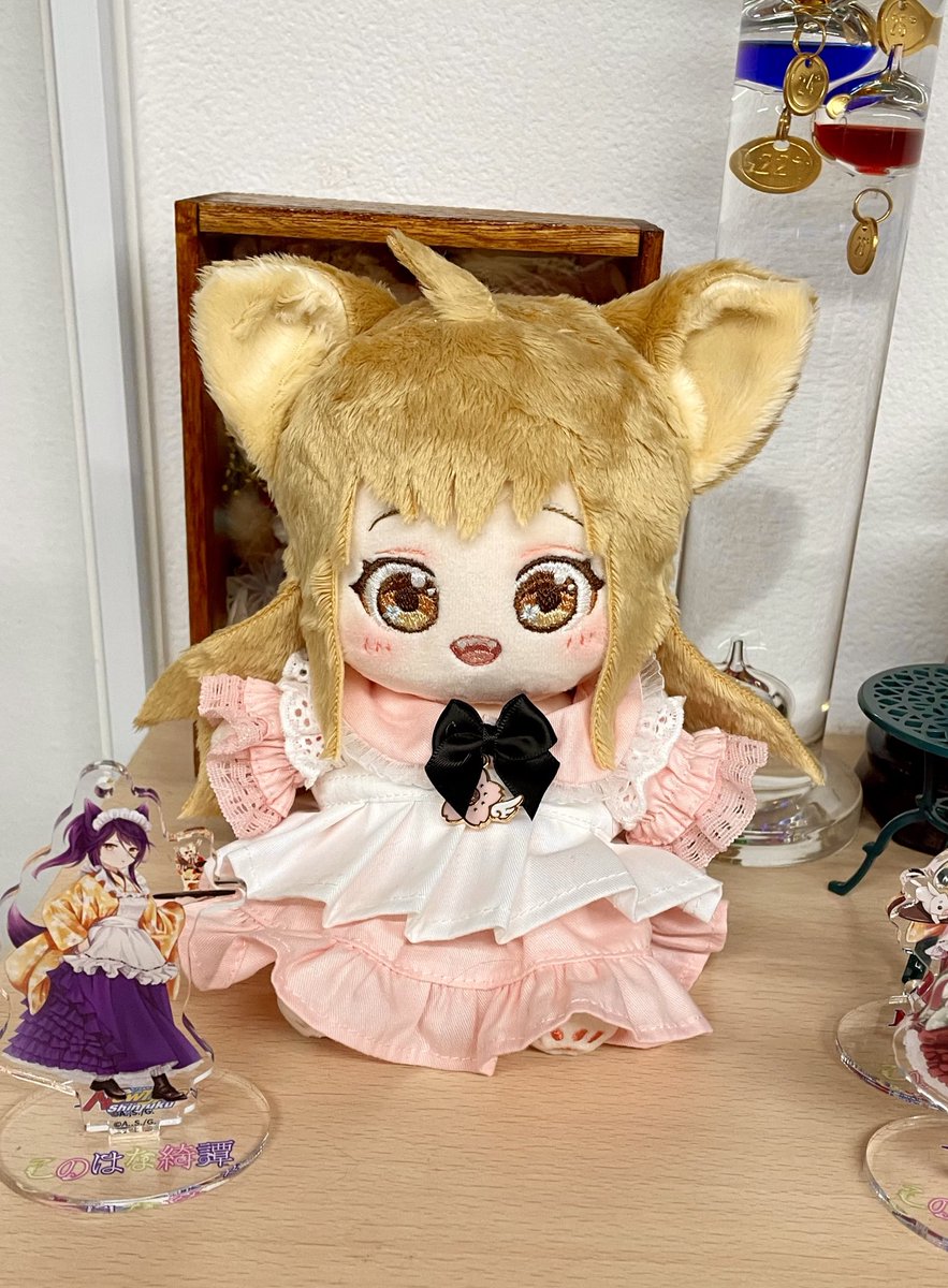 ぬいぐるみの顔って球体なので、最初に作った柚は目と目が離れて見える