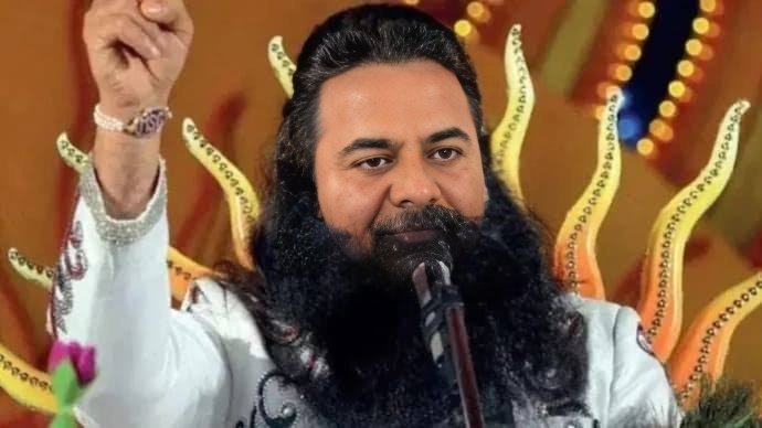 GH1MtAtakAAicMW?format=jpg&name=900x900