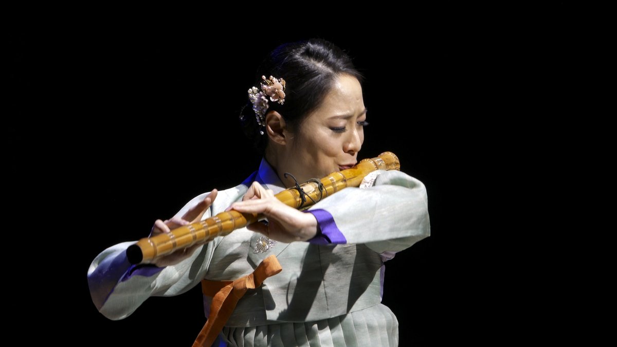 Join us on 12 March for an evening of music from across Korea, China and Japan with the superb Celadon Club, led by award-winning daegeum player Hyelim Kim, alongside Akinori Fujimoto (taiko drum) and Kwong Thye Lee (xiao flute and guzheng). Details here: city.ac.uk/news-and-event…