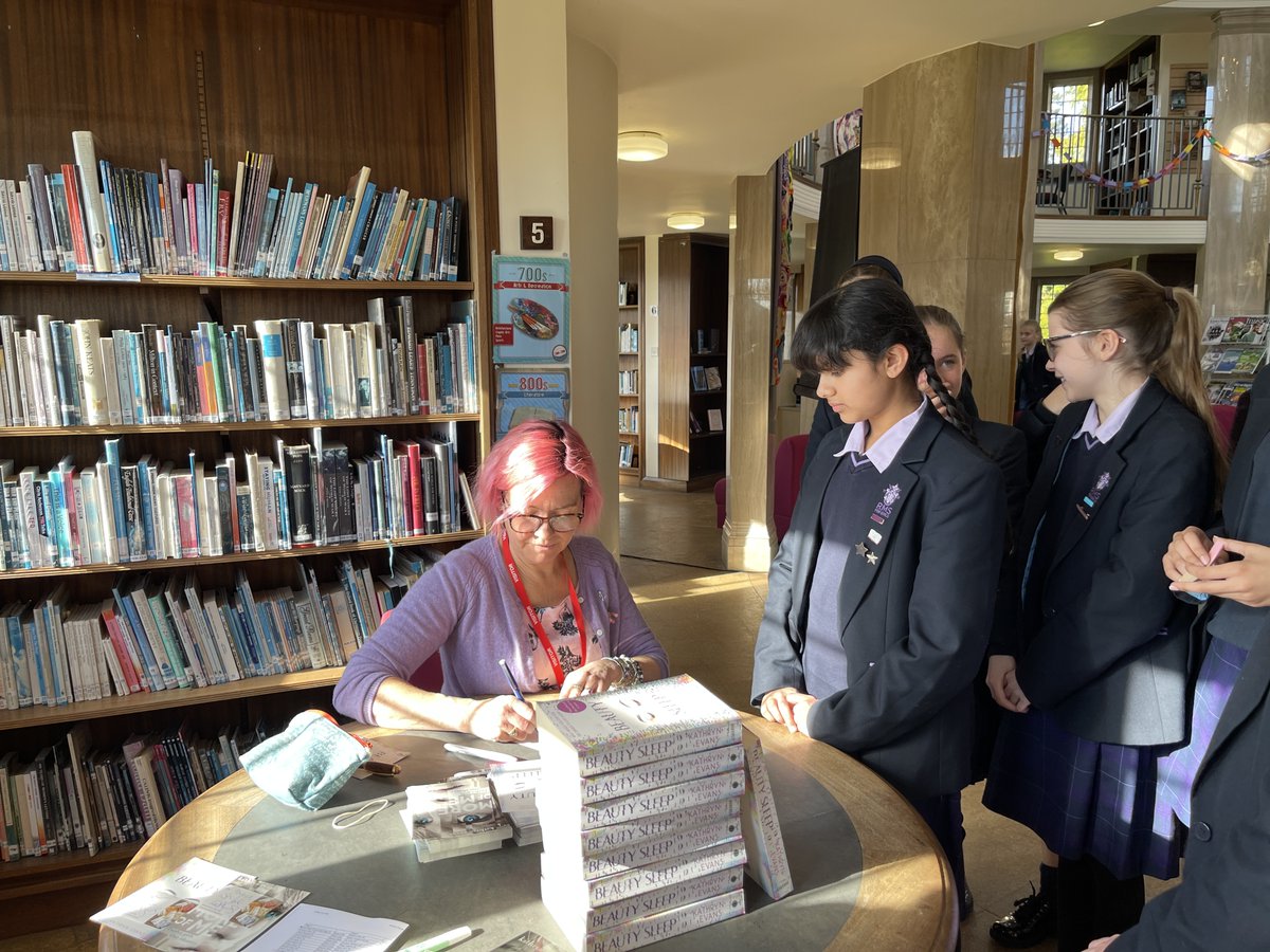 What a privilege to welcome author Kathryn Evans to our Library this morning, thank you for your inspiration and encouragement to read- and we look forward to reading your books <a href="/EngDeptRMS/">RMS English Dept</a> <a href="/RMSforGirls/">RMS for Girls</a> <a href="/KathrynEvansInk/">💙 Kathryn Evans is on instagram</a>