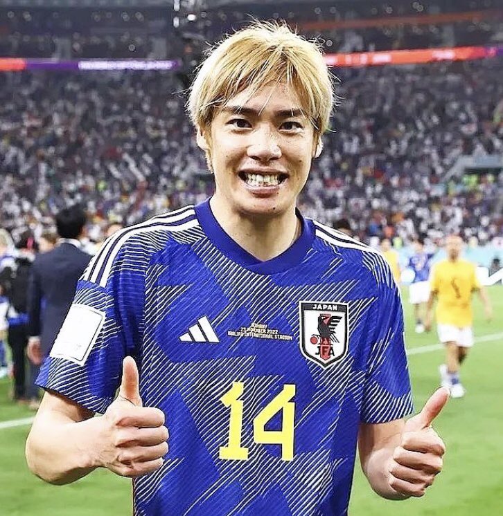 SMh2434's tweet photo. #ランス のメンバーやサポーター
#日本代表 のメンバーやサポーター
みんな #伊東純也 選手のことを信じてる
サポーターの私達は応援しか出来ないけど
元気にピッチを駆け上がる姿を日本代表のユニホームでも早く観たいです！クラブでの活躍も応援してます！
伊東純也選手に沢山の応援が届くと良いな〜 https://t.co/HprNcuGw7t