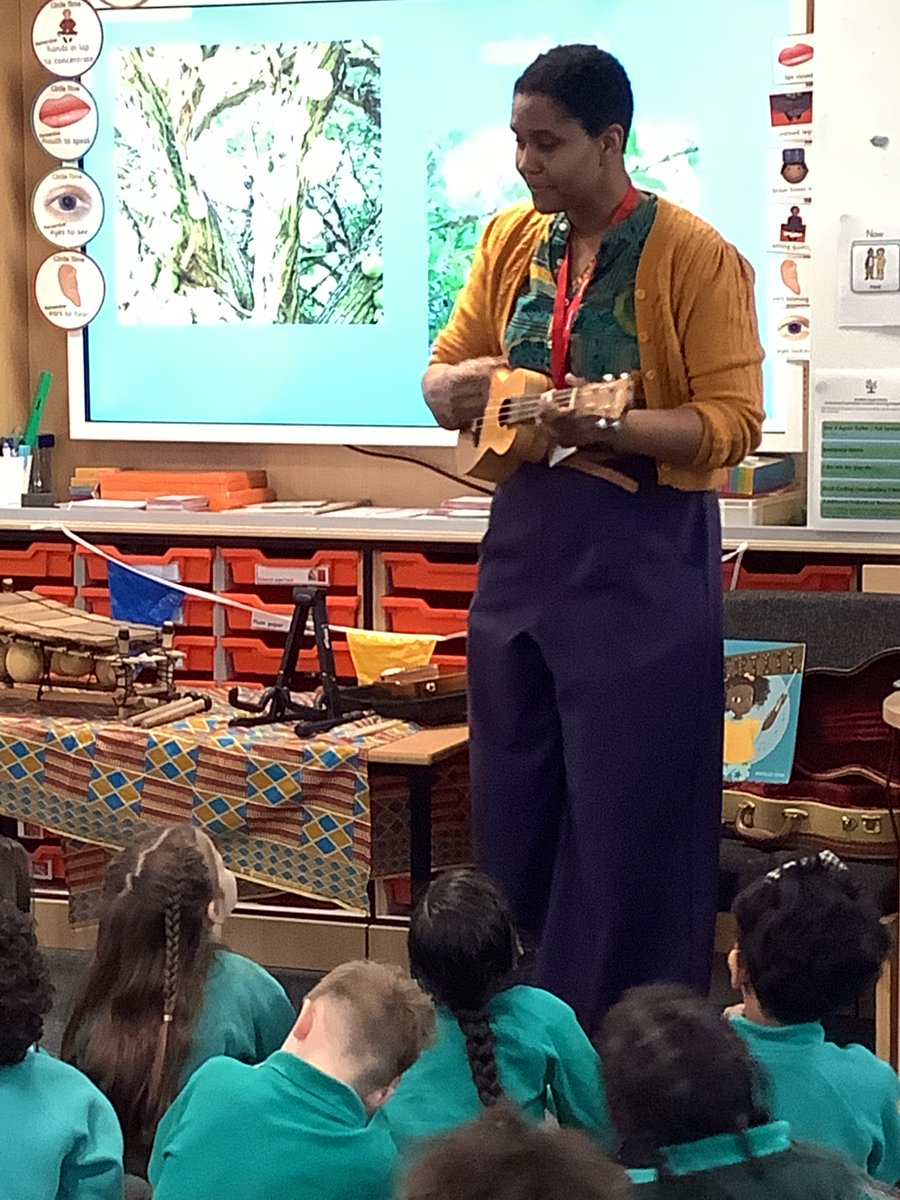 MeridianAngelPS's tweet image. Today EYFS and KS1 were lucky enough to to have sessions with the multitalented author, actress and musician @AnnemarieAnang. they heard her new story ’I Am Nefertiti‘, a wonderful story of identity and belonging @AuthorsAloudUK